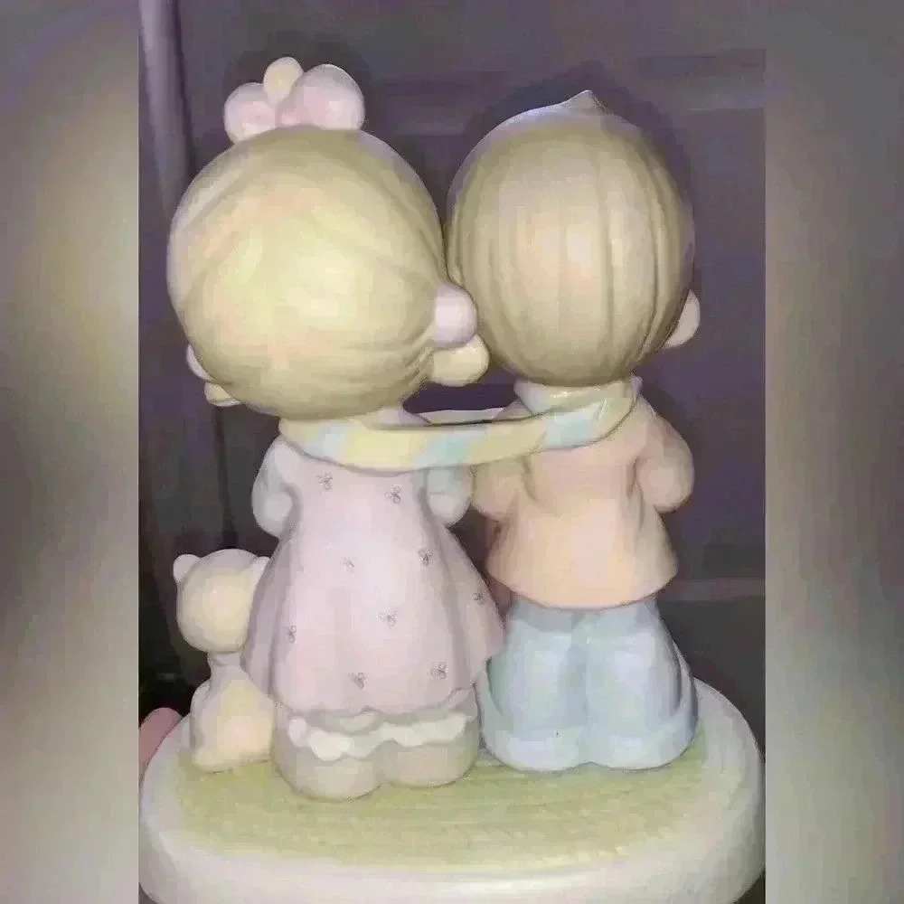 Precious Moments 1999 Bless Be the Tie That Binds Figurine - Picture 4 of 6